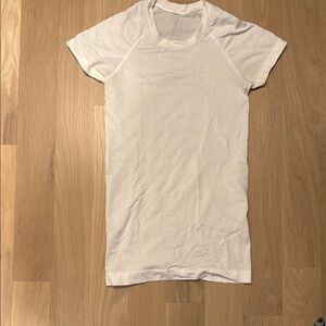 Lululemon Swiftly Tech